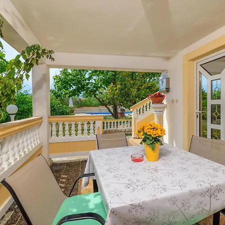 Apartment Roby Kampor