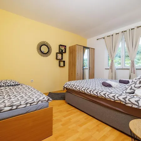 Roby Apartment Kampor