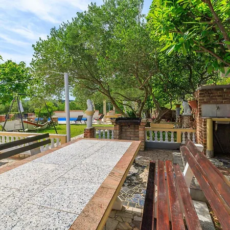 Roby Apartment Kampor