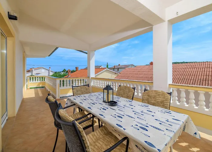 Roby Apartamento Kampor