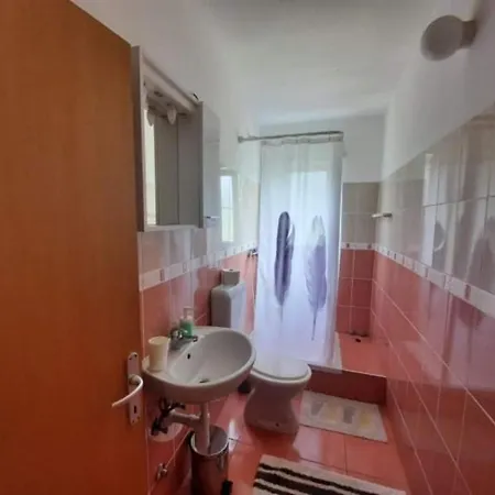 Robi- Swimming Pool And Beautiful Garden Apartment Kampor