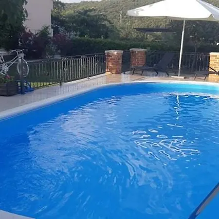 Robi- Swimming Pool And Beautiful Garden *