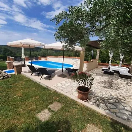Robi- Swimming Pool And Beautiful Garden * Kampor