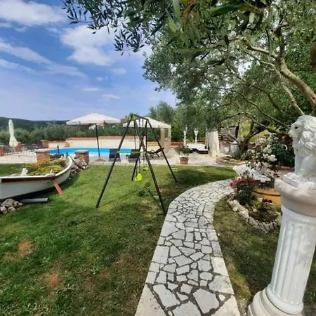 Robi- Swimming Pool And Beautiful Garden Apartment Kampor