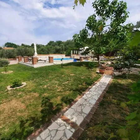 Robi- Swimming Pool And Beautiful Garden Apartment Kampor