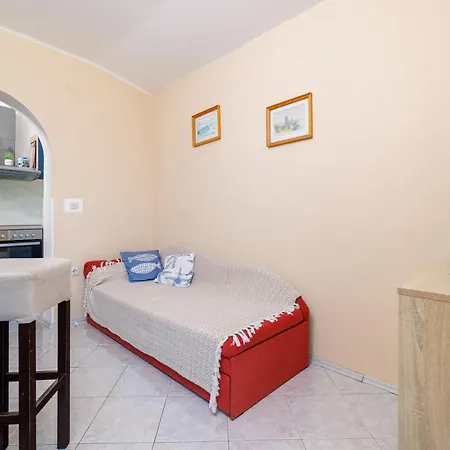 Roby Apartament *