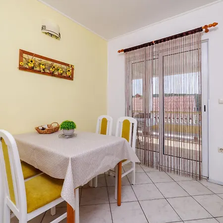 Roby Apartament *