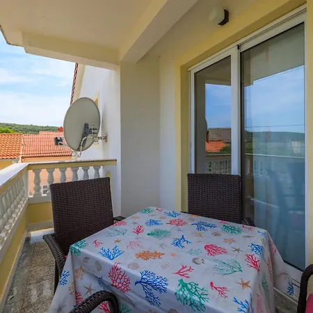 Roby Apartament *