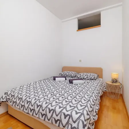 Roby Apartament *